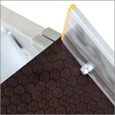 Platforma od protuklizne šperploče ojačane metalnom mrežom